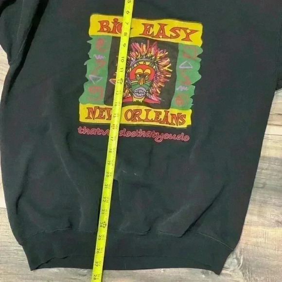 Gilden activewear heavyweight Crewneck, Big Easy New Orleans that voodoo that yo - Picture 9 of 9